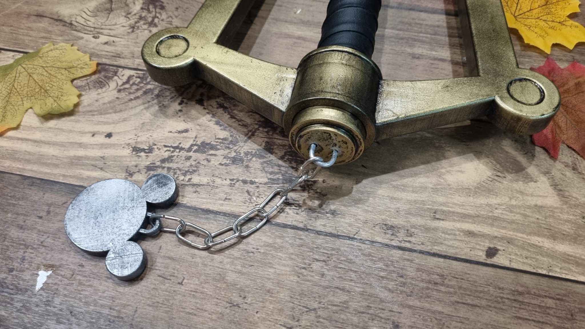 Keyblade Lightsaber Tethan Props