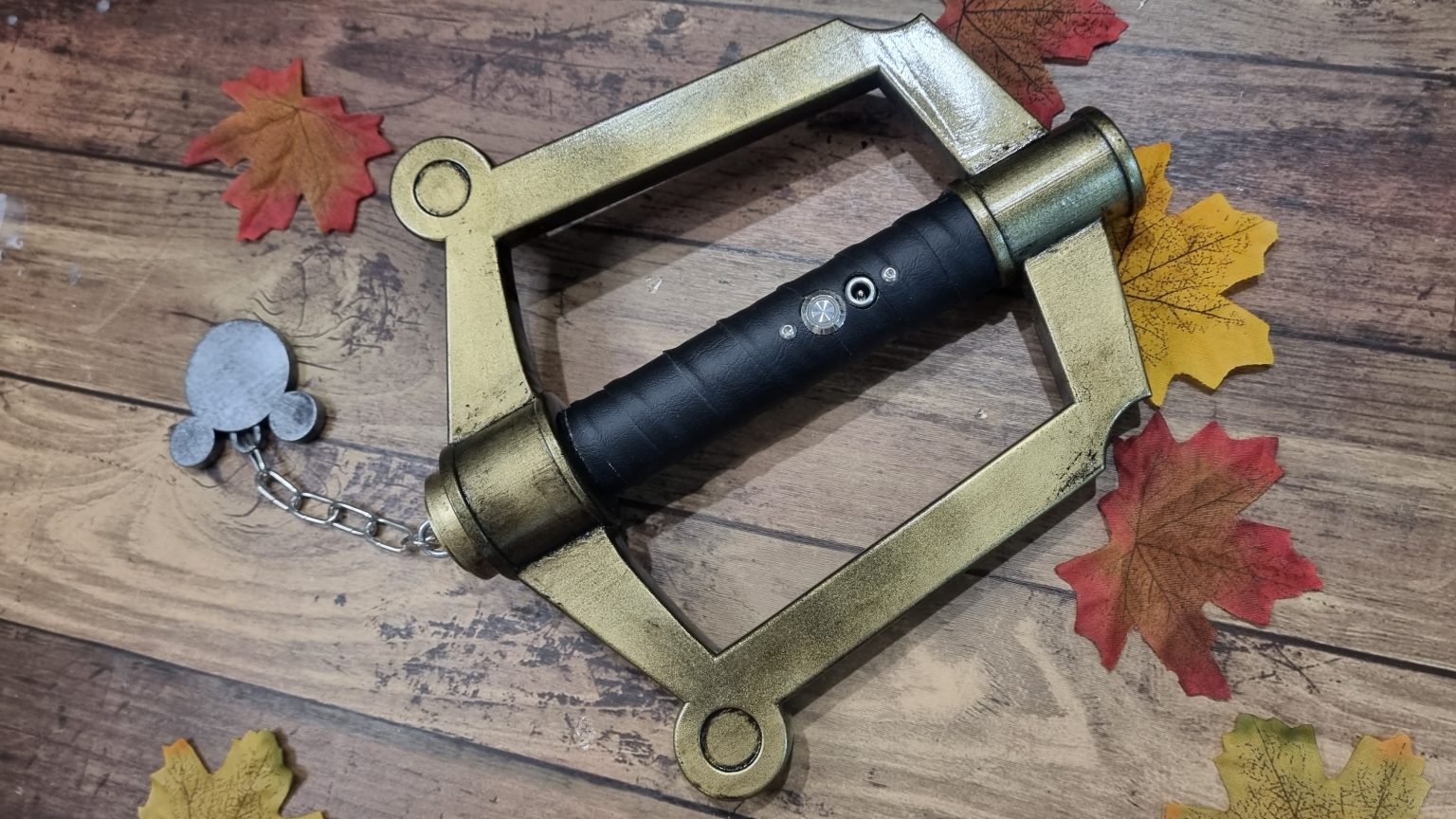Keyblade Lightsaber Tethan Props